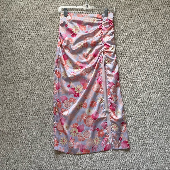 Two piece floral set with top and matching skirt - Picture 8 of 10